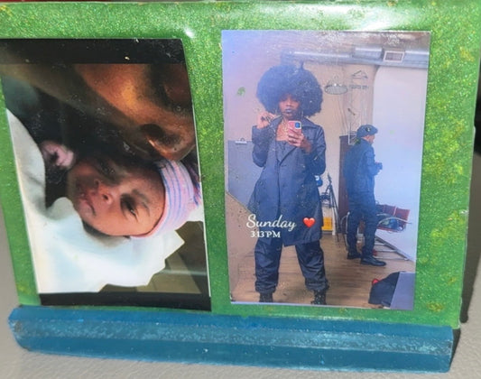 Square picture frame
